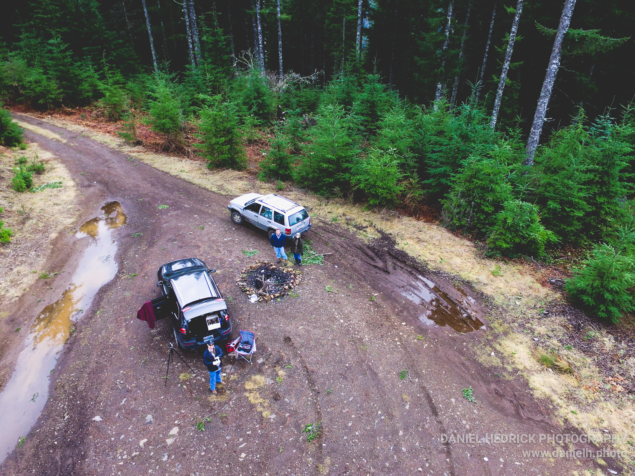  Some friendly folks stopped to watch. 